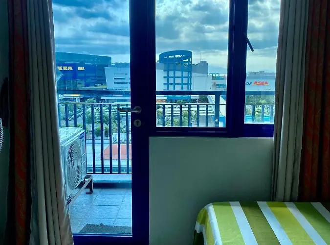 Madison's Place At Sea Moa * Manila